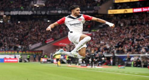 عمر مرموش يتساوى مع محمد زيدان في صناعة الأهداف بالدوري الألماني